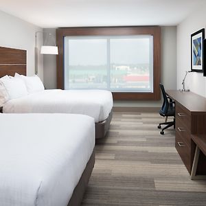 Standard Queen Room Two Queen Beds